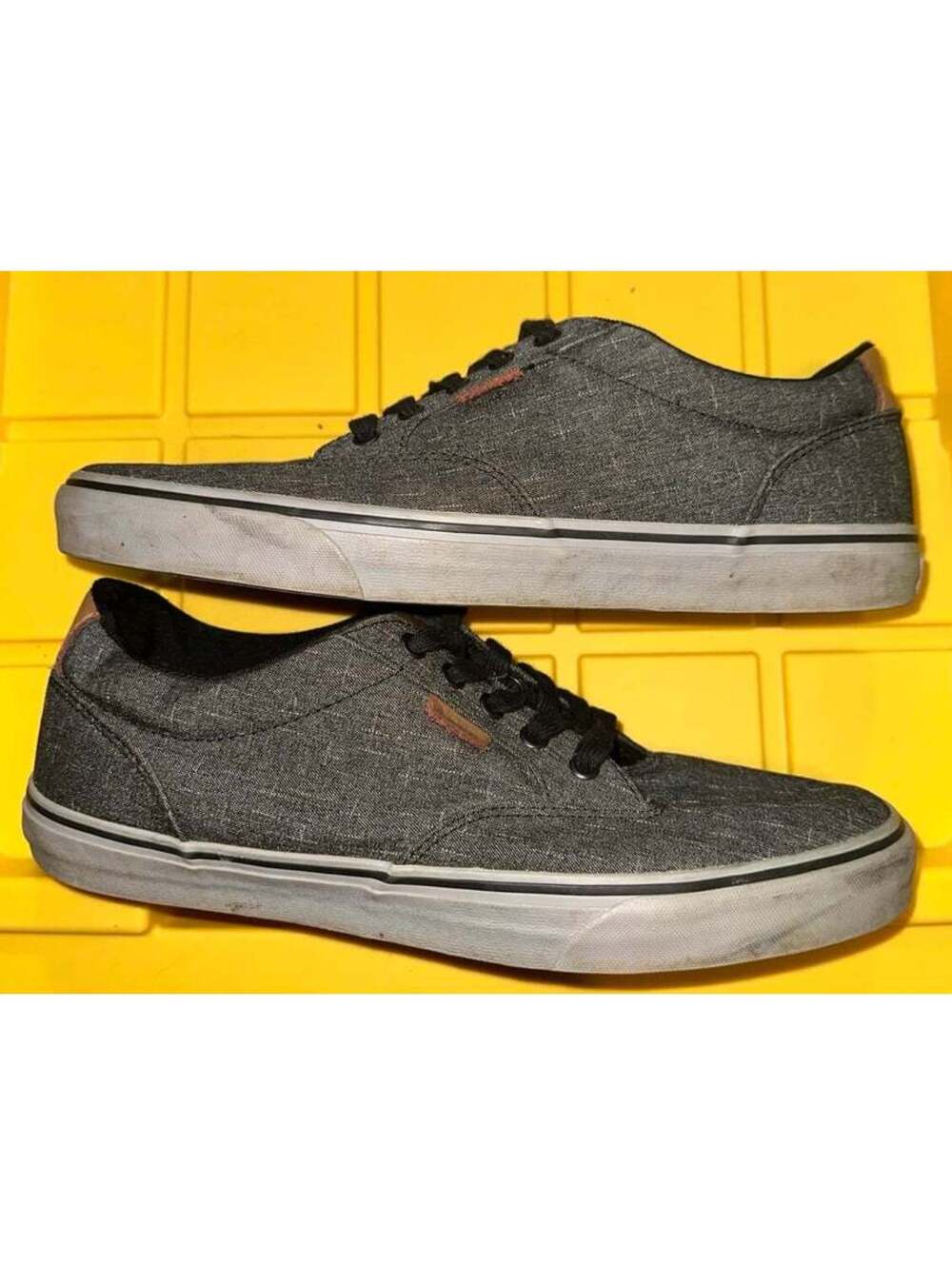 Vans low top shoes size 12 - Picture 2 of 5